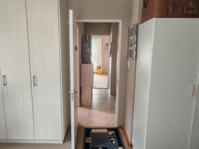 2 Bedroom Property for Sale in Sandbaai Western Cape